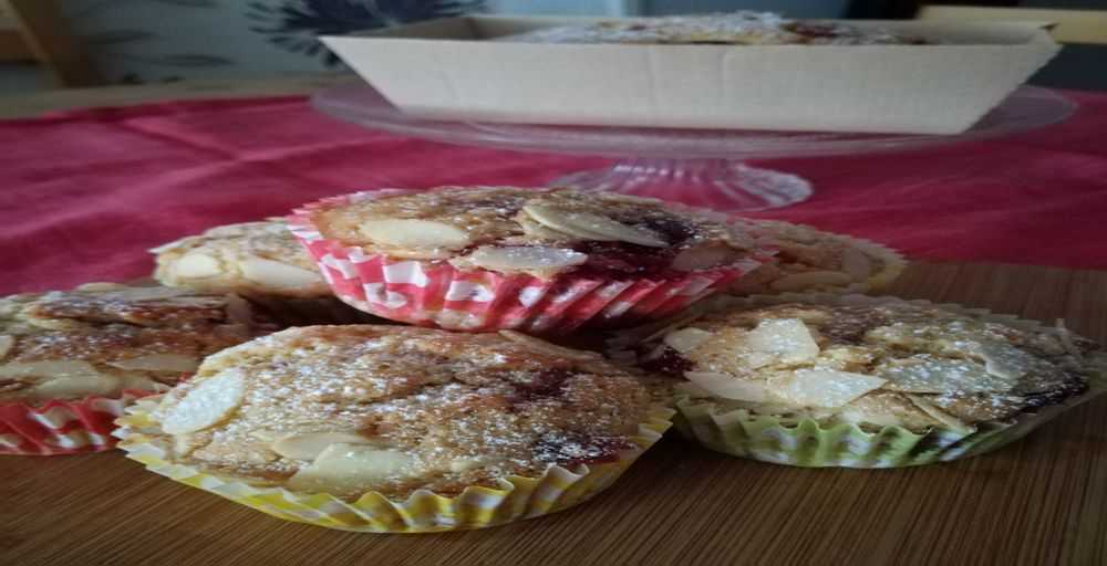 Bakewell Cupcakes (low carbohydrate)