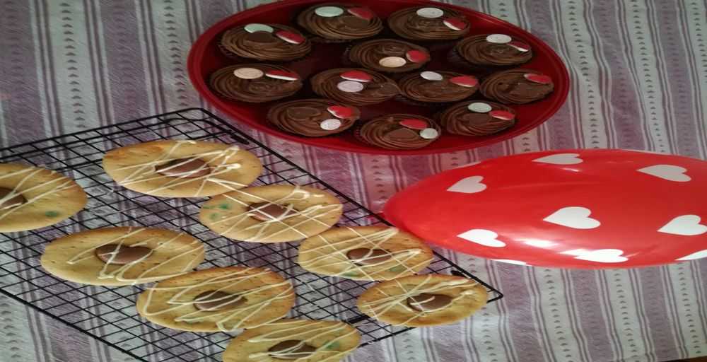 Valentine Cupcakes & Cookies
