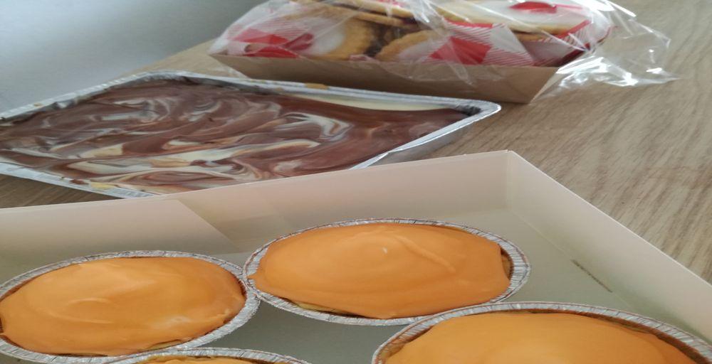 Customer Order of Peach Melbas, Empire Biscuits and Millionaires Shortbread